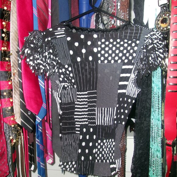 Abstract Top - Picture 3 of 3